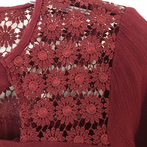 Laced detailed flowy long sleeve - Picture 4 of 8